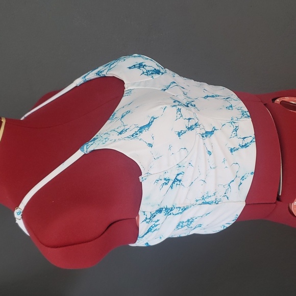 Multi functional Half Top - Picture 2 of 7